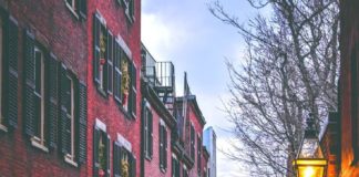 Travel infographic – Planning a trip to Boston? We can help! With our custom travel itineraries created with your budget and interests in mind, you’re sure to experience the trip of a lifetime! | Boston MA | Things to do in Boston | Boston Travel | What to wear in Boston | Boston travel itinerary | Boston Sightseeing | Boston Packing Tips | Boston Travel Tips