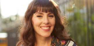 Digital Marketing : Episode 40: How To Write Non-Sucky Copy with Laura Belgray