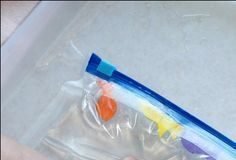 Educational infographic : Sac sensoriel: les petits poissons dans l’eau