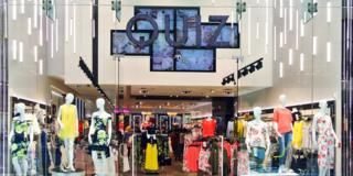 Social media infographic – Fashion firms focus on social media